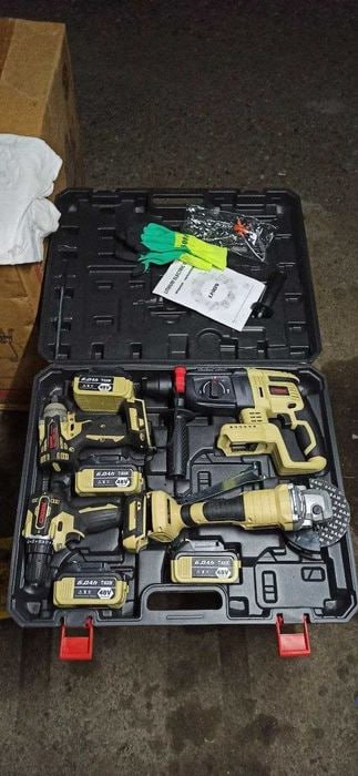 Набор инструментов 4в1 на аккумуляторе