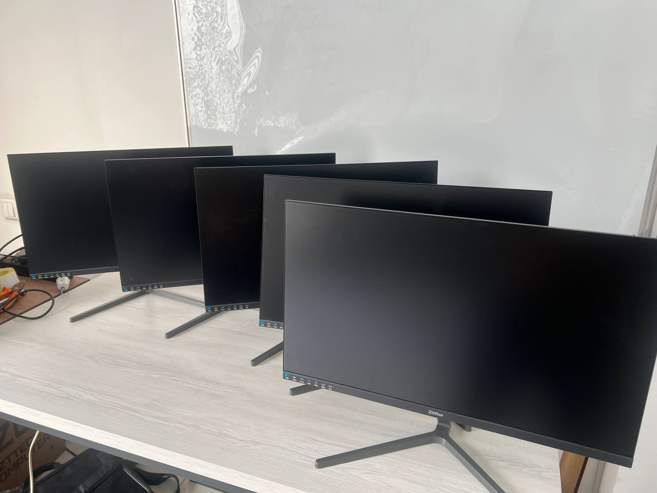 Монитор Ziffler 24" 120 герц